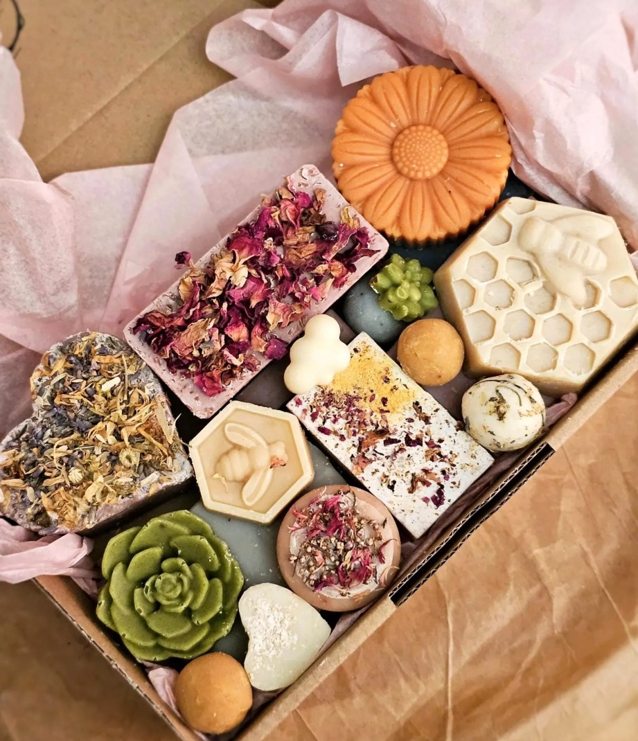 Gift box with botanical soaps: rose petal bar, sunflower, succulent, honeycomb and calendula heart